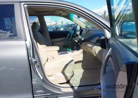 2010 Toyota Highlander Base V6 из США, поврежденный, VIN 5TDBK3EH2AS021708